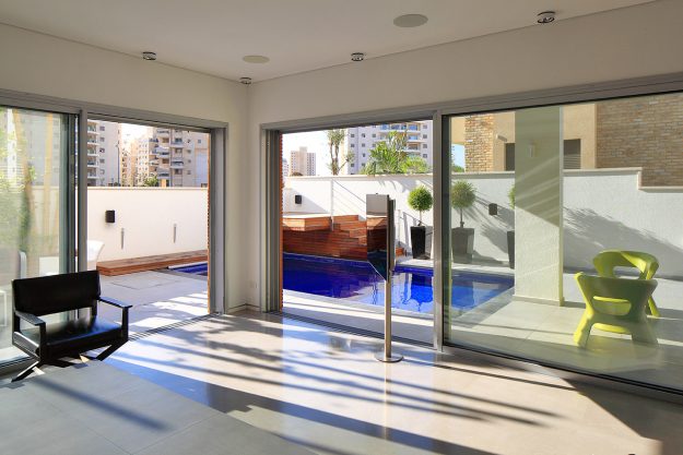 ריצוף בטיש אזול