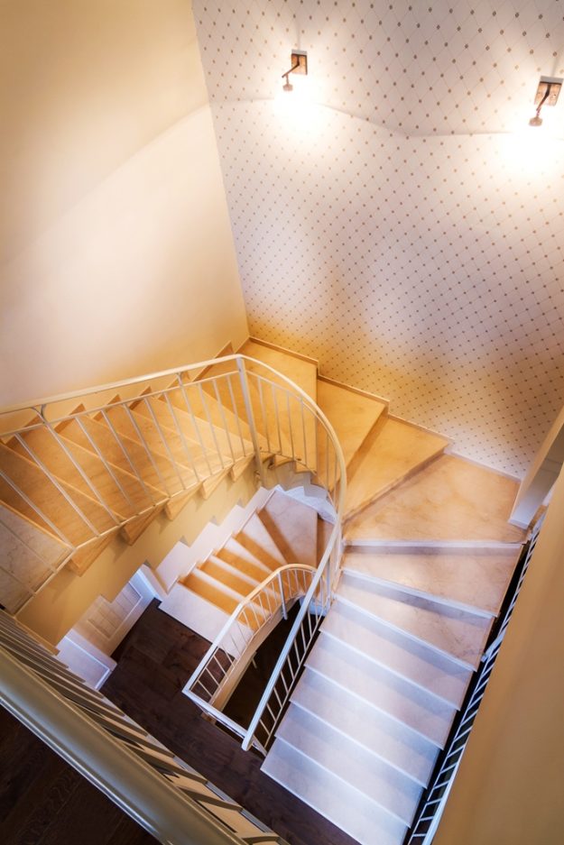 מדרגות פנים