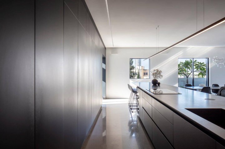 שם אדירכל: רז מלמד : עמית גורן