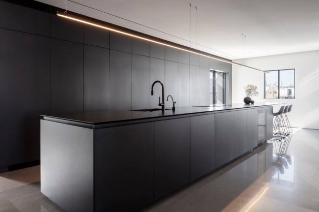 שם אדירכל: רז מלמד : עמית גורן